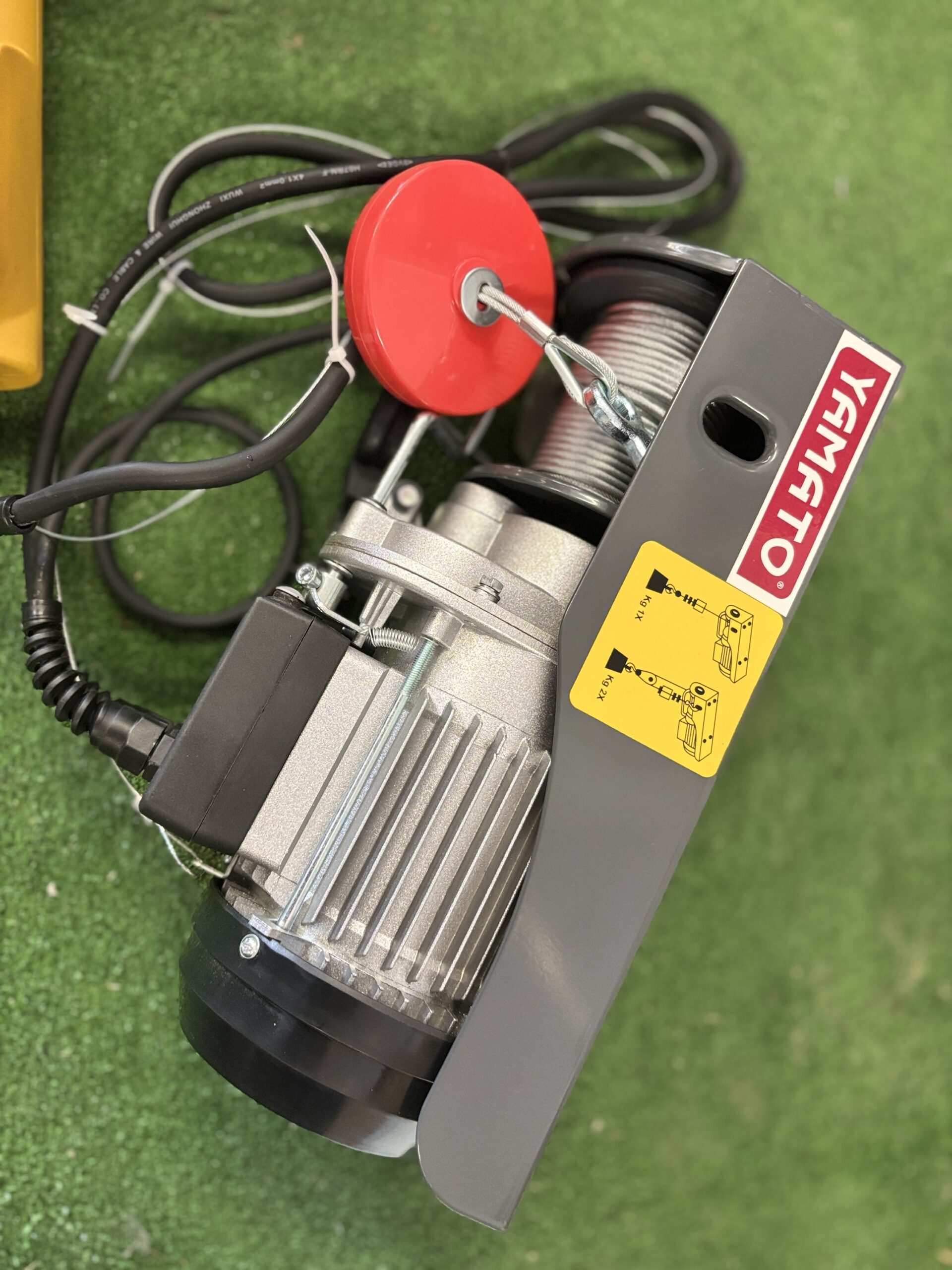 paranco elettrico a fune in acciaio per utilizzo privato con portata 125 kg a cavo singolo e 250 kg a cavo doppio, lunghezza cavo mt 18. velocità salita/discesa 10 mt/min - immagine 5