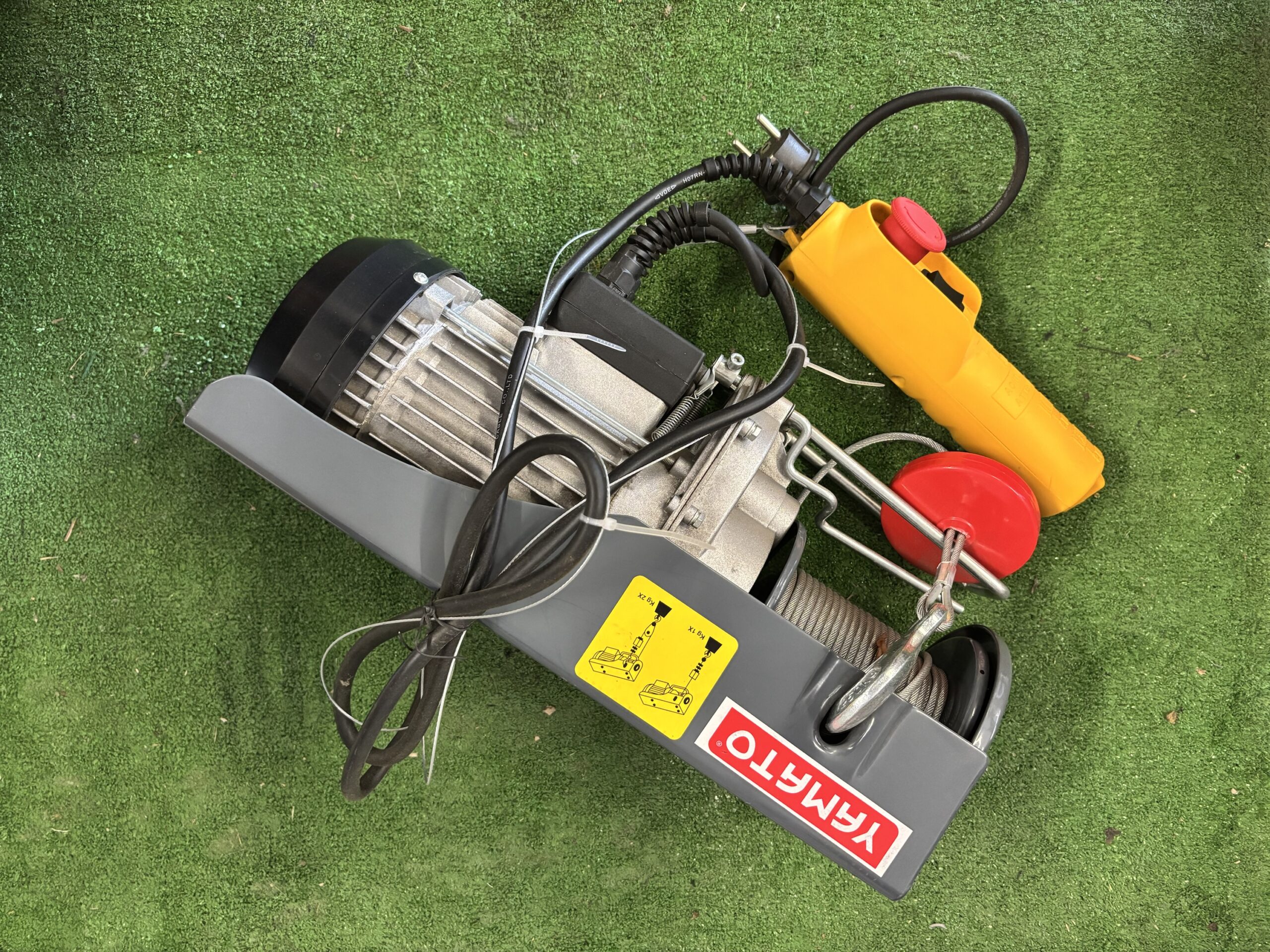 paranco elettrico a fune per utilizzo privato con portata 250 kg a cavo singolo e 500 kg a cavo doppio. lunghezza cavo mt 18, velocità salita/discesa 10mt/min - immagine 6