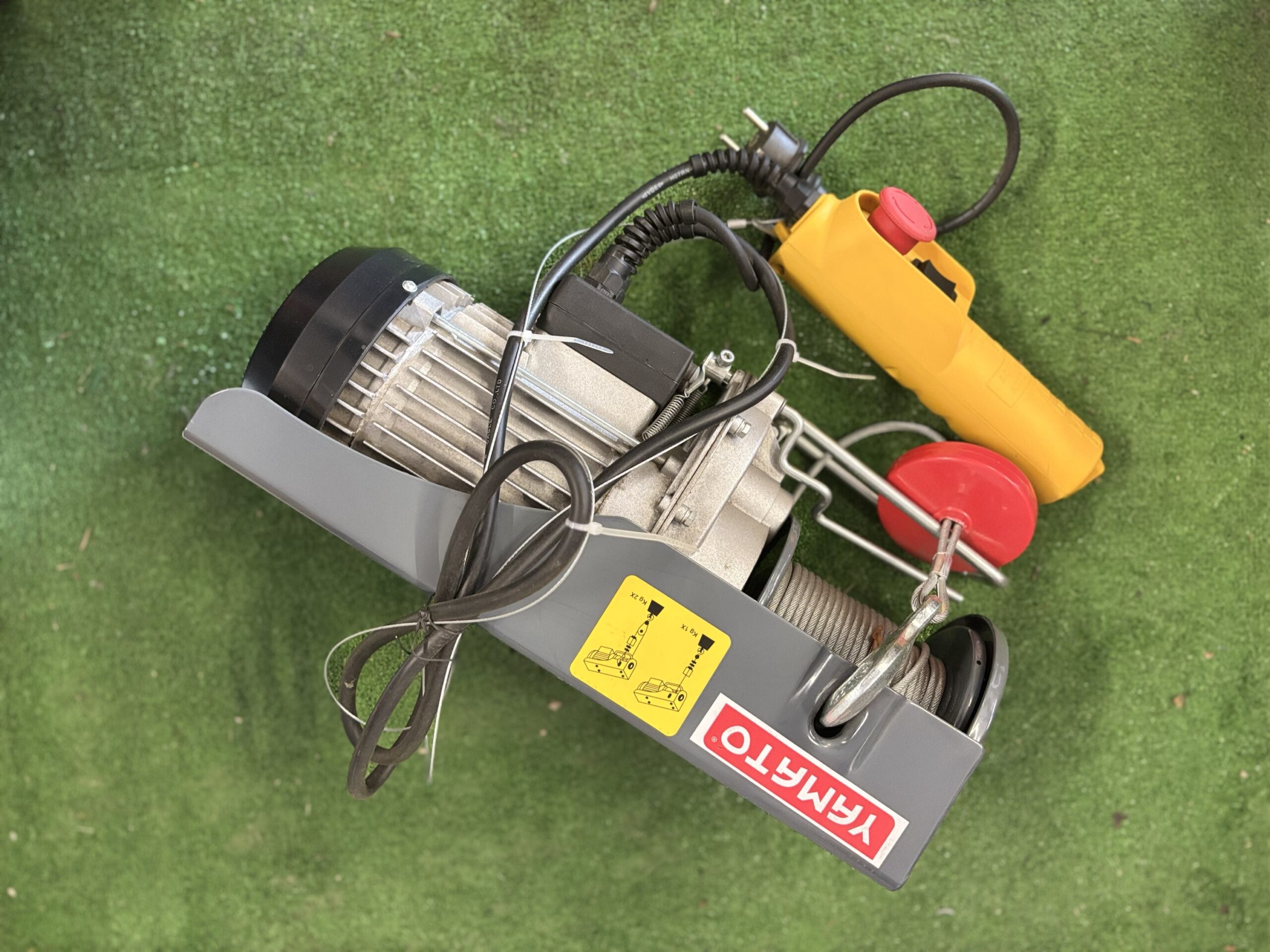 paranco elettrico a fune per utilizzo privato con portata 250 kg a cavo singolo e 500 kg a cavo doppio. lunghezza cavo mt 18, velocità salita/discesa 10mt/min - immagine 5